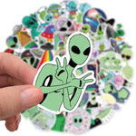 Pack de 50 Pegatinas Impermeables de Graffiti Alien — Para Skate, Casco y Más GooseBay
